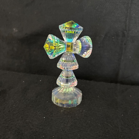 Oleg Cassini crystal cross, Prism - Picture 2 of 10